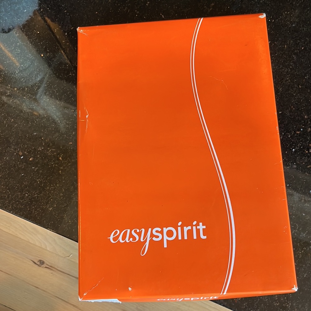 Easy Spirit Estourrun Athletic Sneakers White Shoes Womens 6 New in Box - Picture 11 of 12